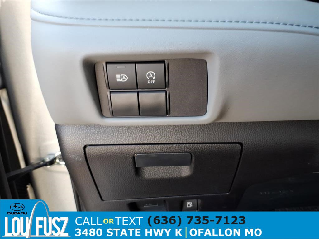 Used 2023 Toyota Highlander L image 22