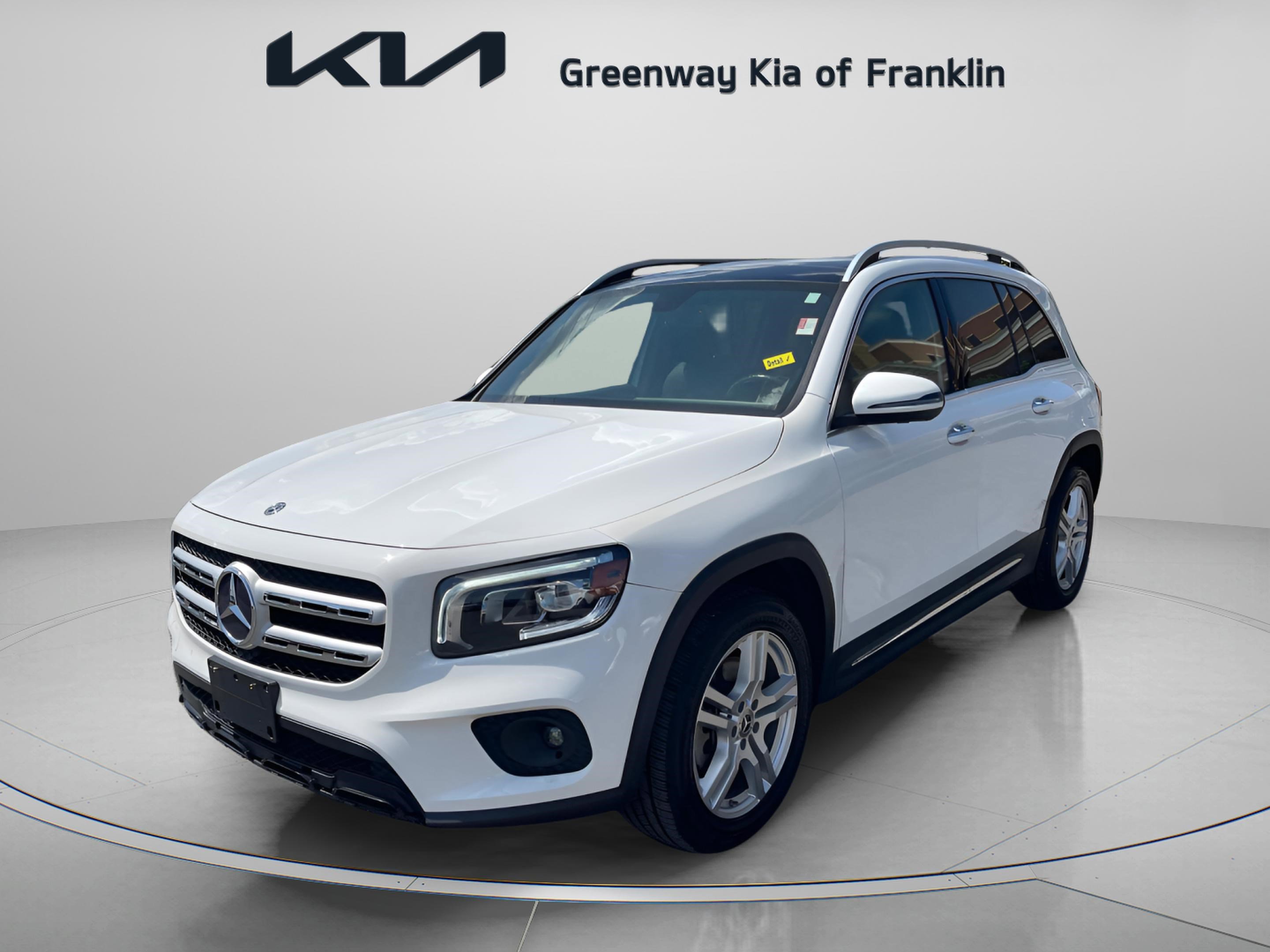 Used 2020 Mercedes-Benz GLB 250 4MATIC w/ Premium Package image 3