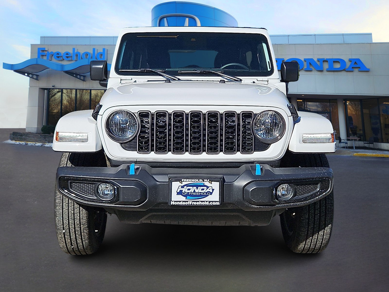 Used 2024 Jeep Wrangler Unlimited w/ Dual Top Group AWD/4WD image 2