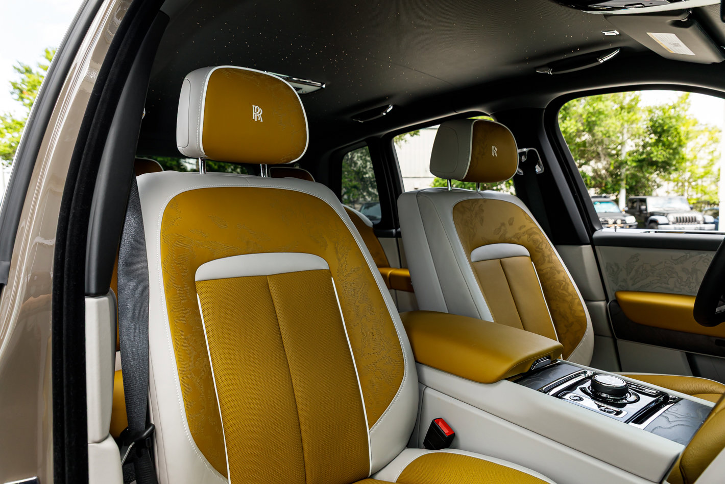 Certified 2025 Rolls-Royce Cullinan AWD/4WD image 48