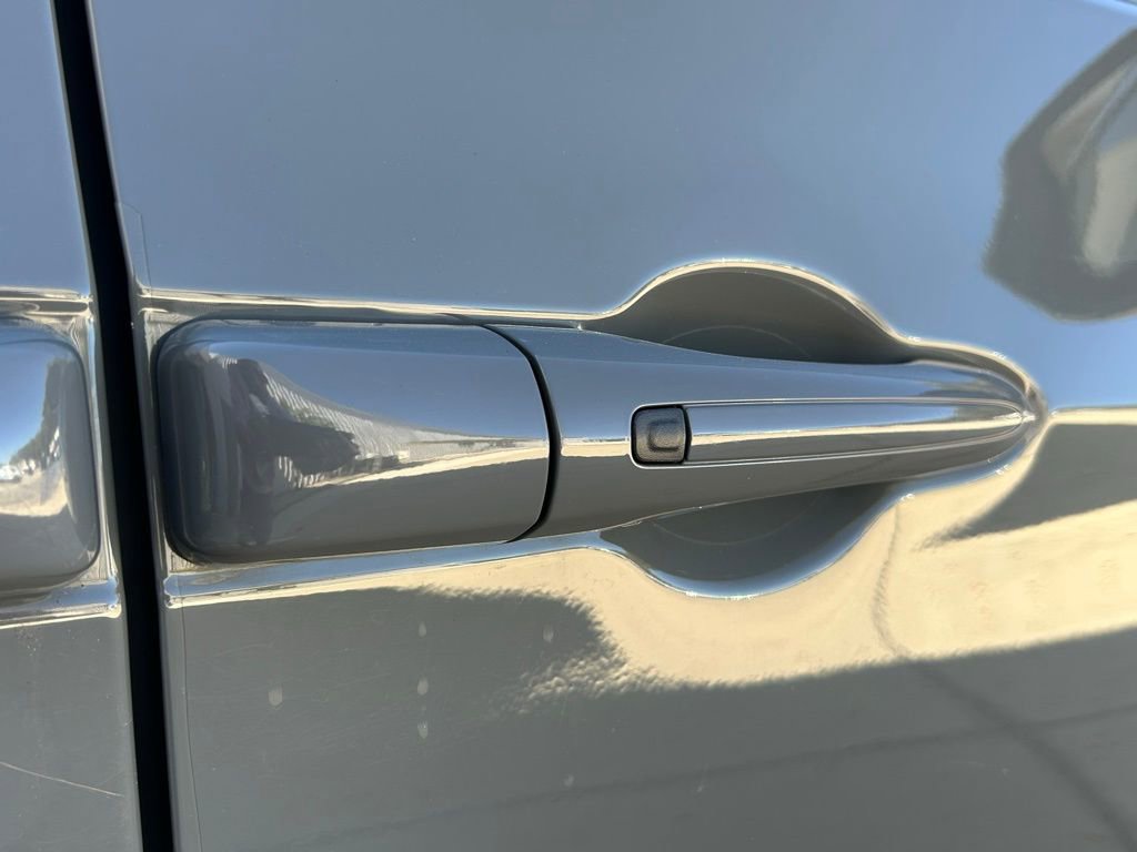 Used 2022 Chrysler Pacifica Touring-L image 41