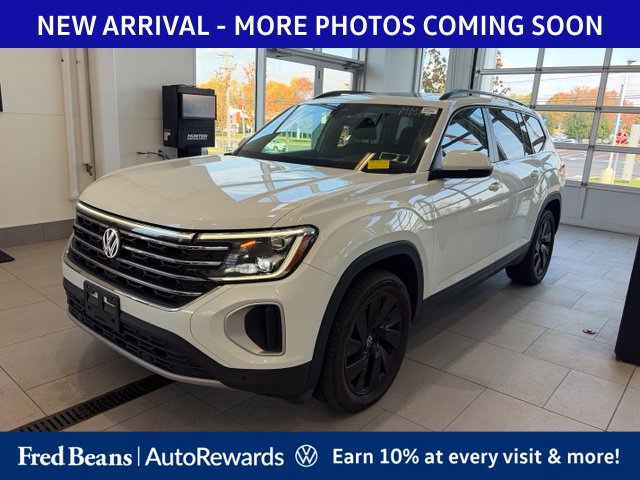 Used 2024 Volkswagen Atlas SE AWD/4WD image 3