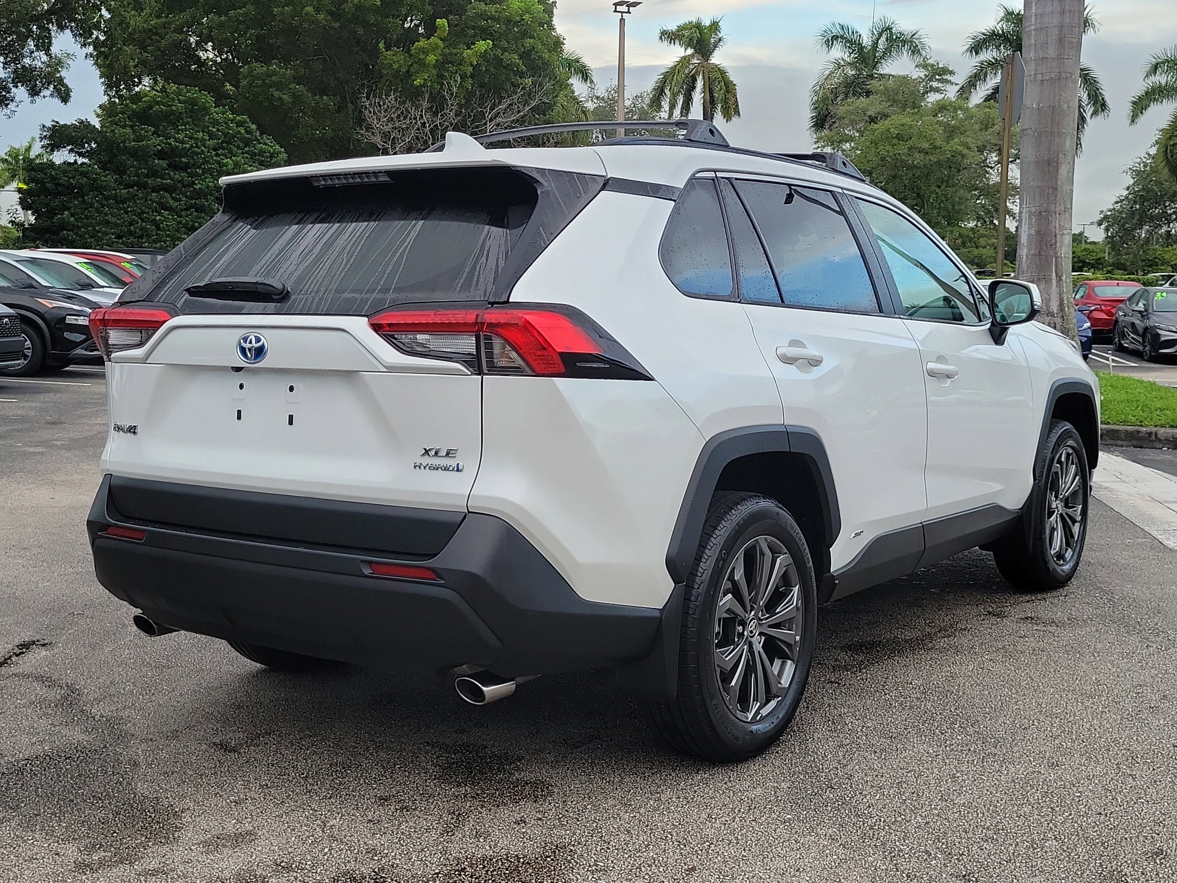 Used 2024 Toyota RAV4 XLE Premium image 5