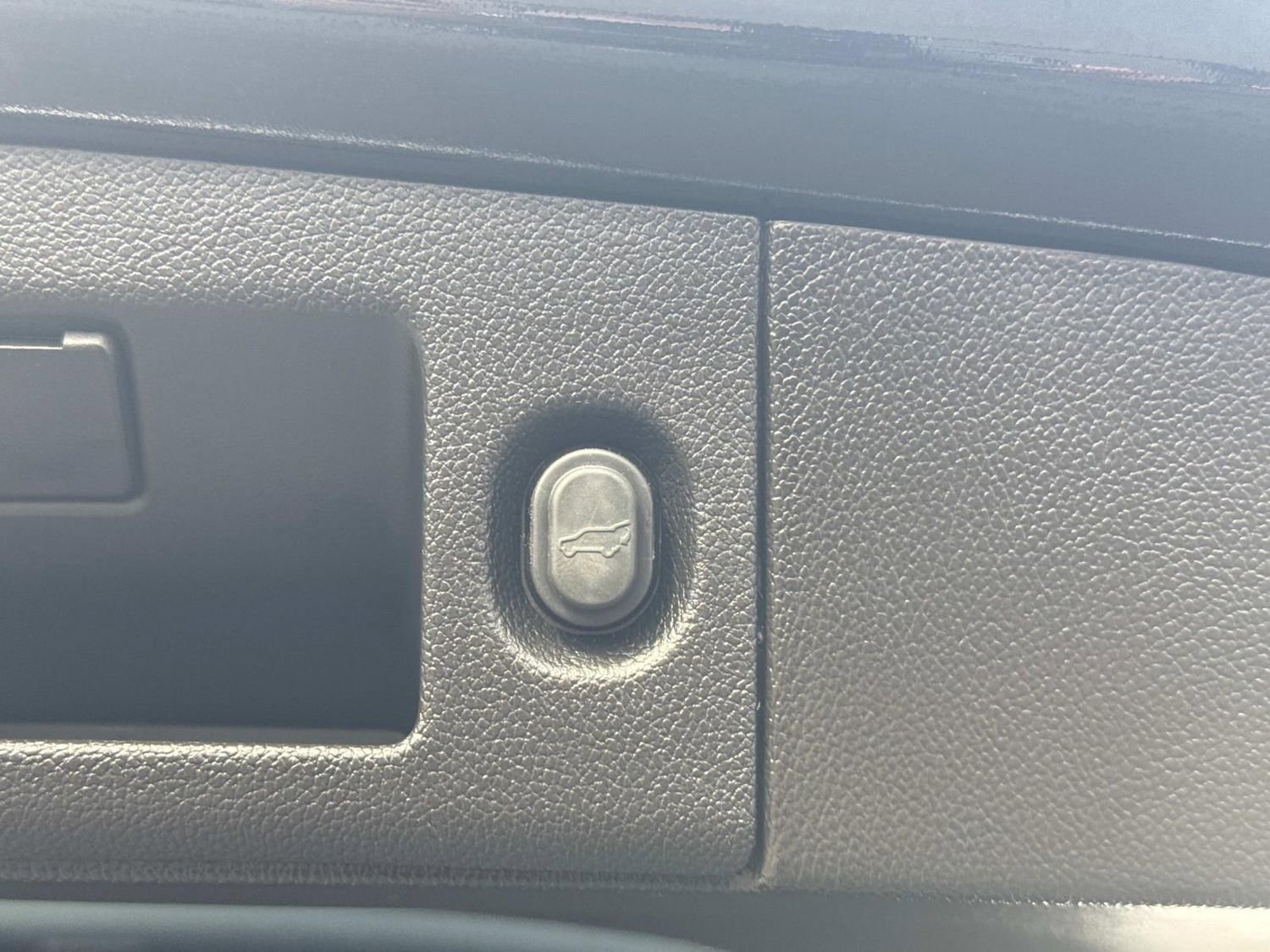 Used 2020 Chevrolet Tahoe Premier w/ Premier Plus Edition image 14