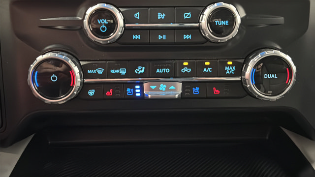 Used 2023 Ford F250 Limited AWD/4WD image 18