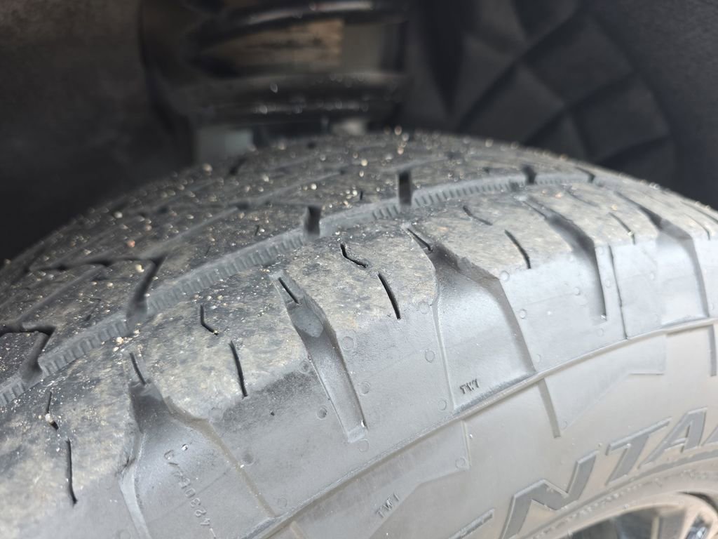 Used 2023 GMC Acadia AT4 w/ Technology Package image 29