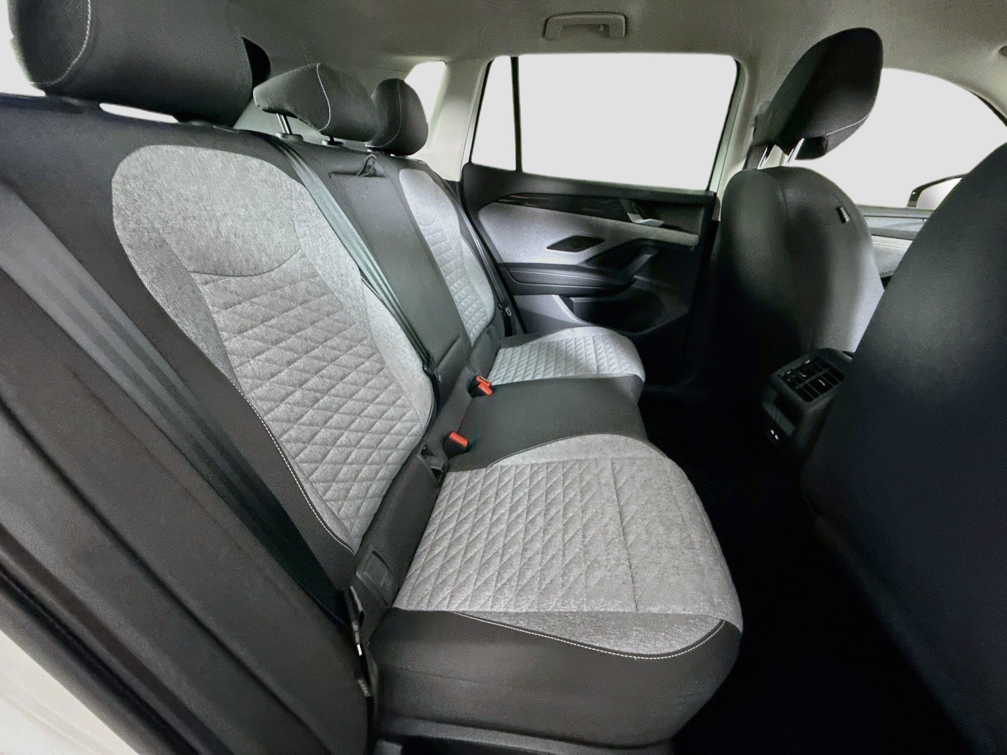 Used 2025 Volkswagen Tiguan S FWD image 27