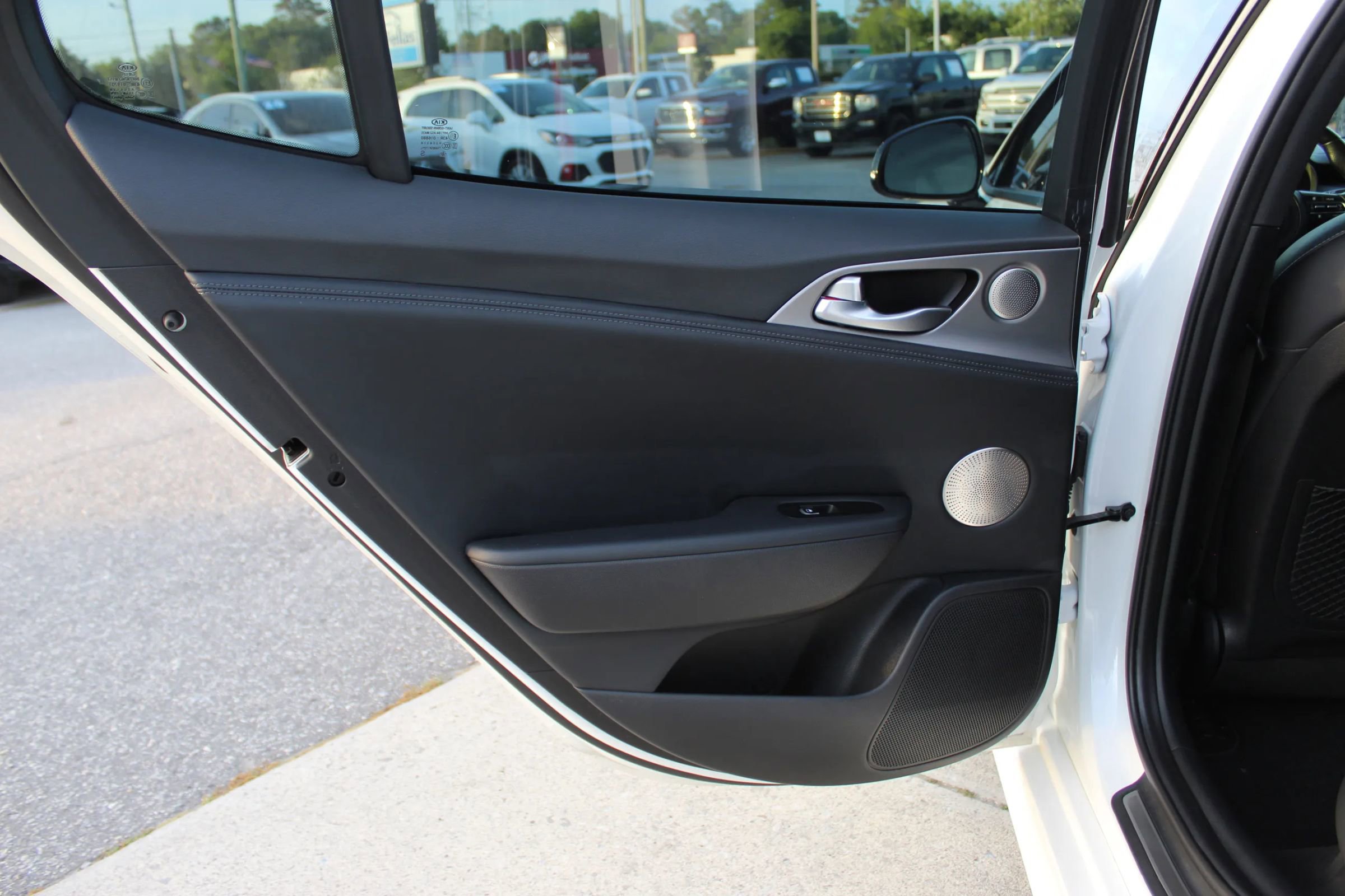 Used 2018 Kia Stinger GT2 RWD image 19