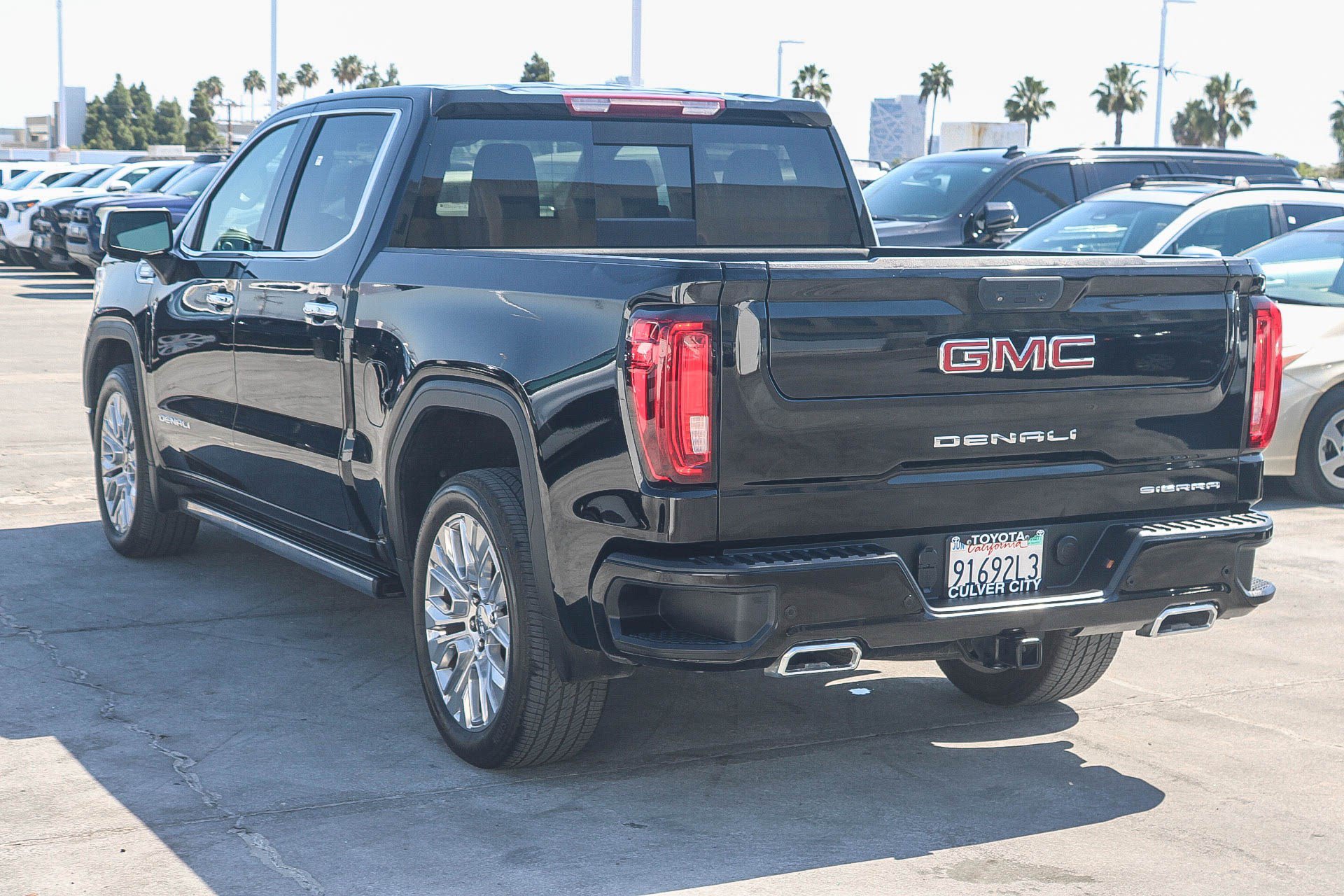 Used 2022 GMC Sierra 1500 Denali w/ Denali Premium Package AWD/4WD image 7