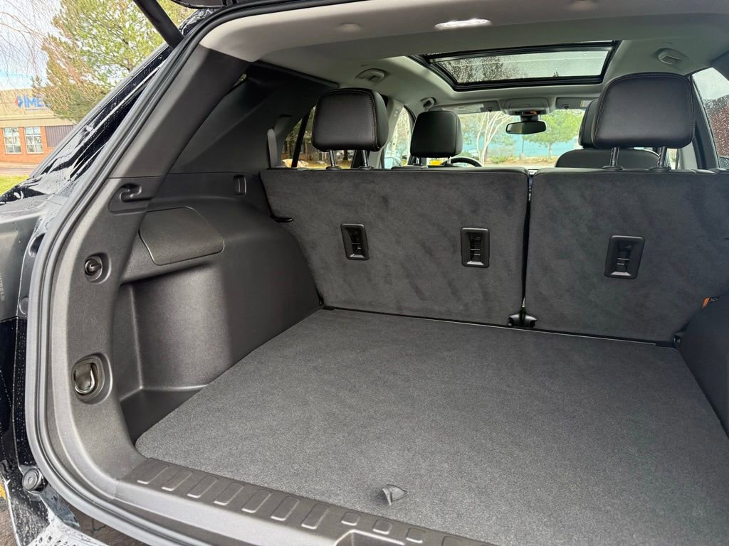 Used 2024 Chevrolet Equinox Premier image 36