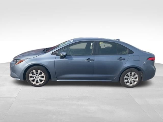 Used 2022 Toyota Corolla LE image 4