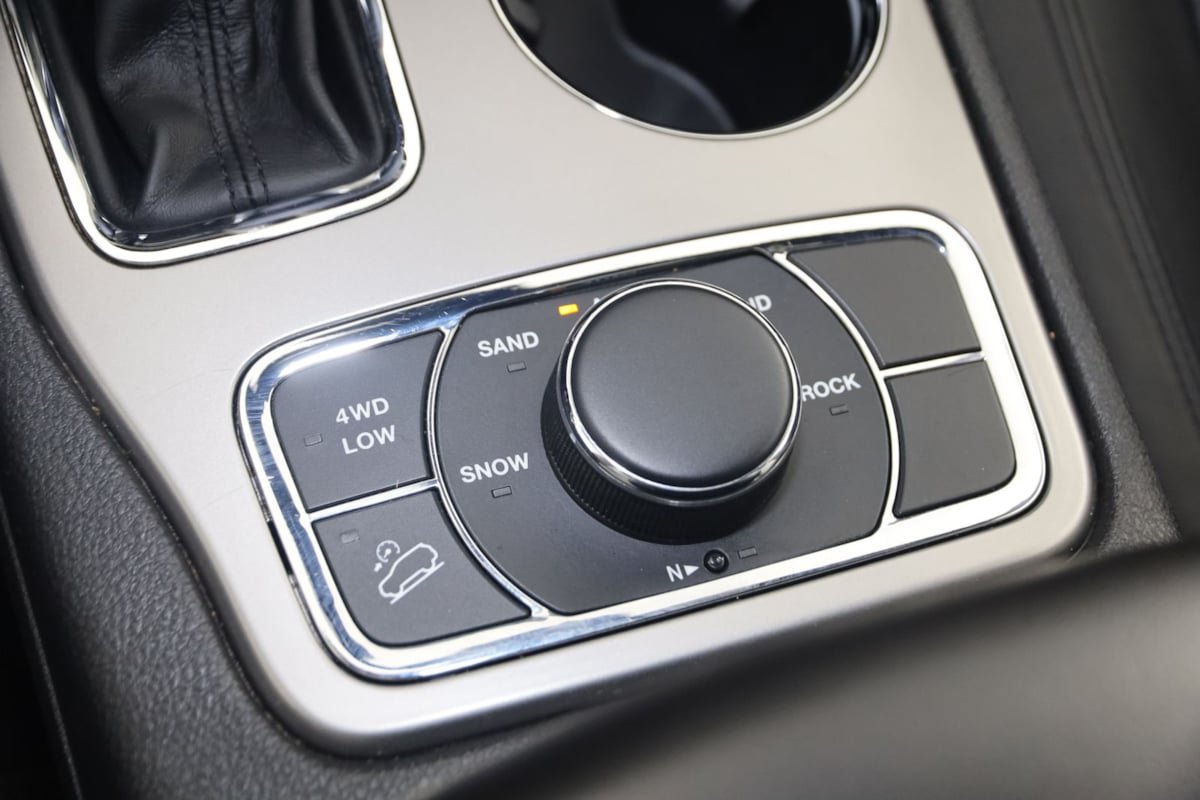 Used 2021 Jeep Grand Cherokee Limited AWD/4WD image 27