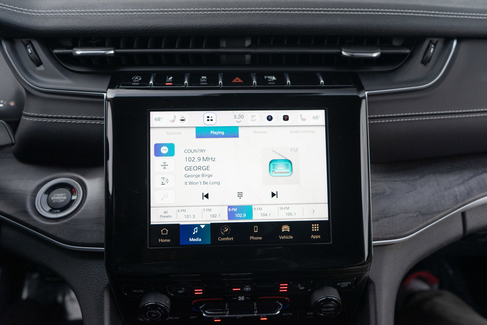 Used 2022 Jeep Grand Cherokee Limited image 15