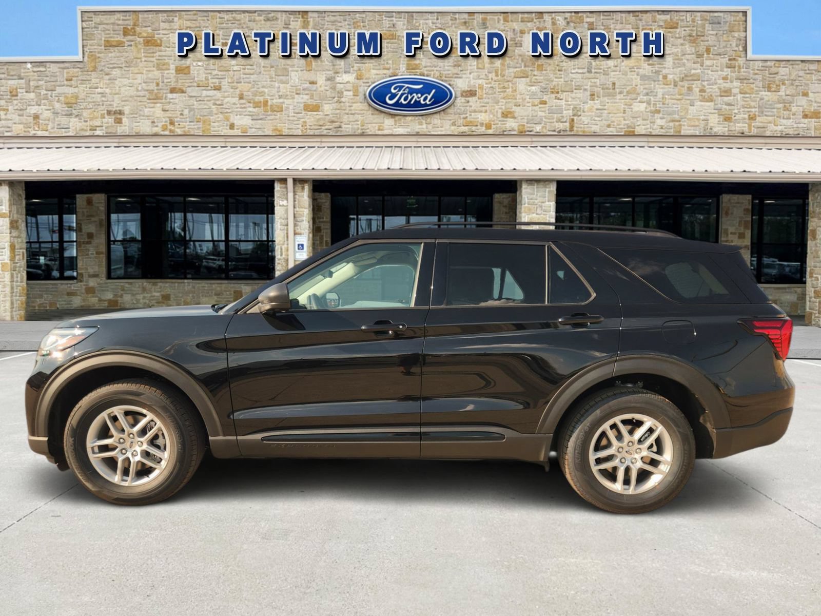 New 2026 Ford Explorer Active AWD/4WD image 3