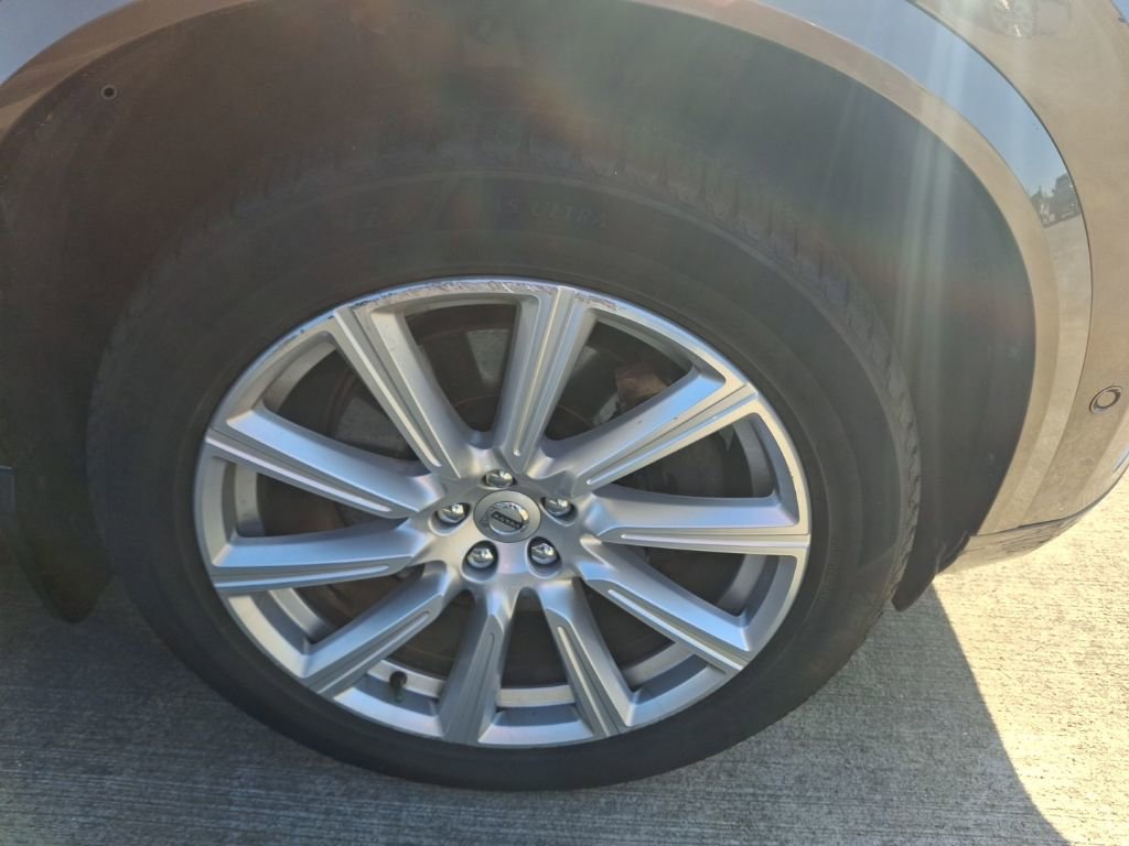 Used 2016 Volvo XC90 T8 Inscription w/ Vision Package image 5