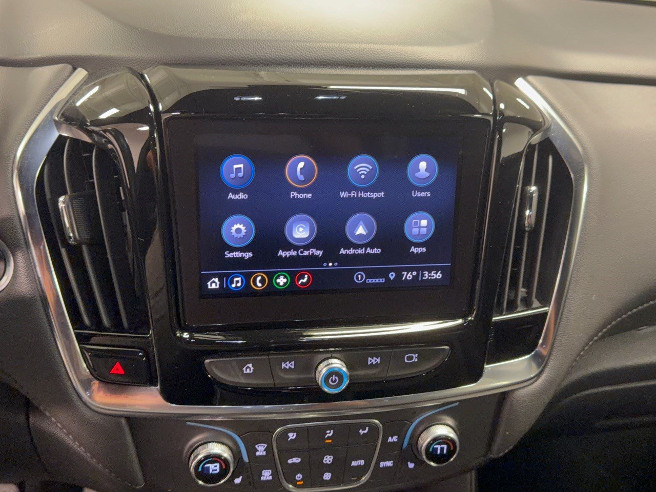 Used 2023 Chevrolet Traverse LT FWD image 23