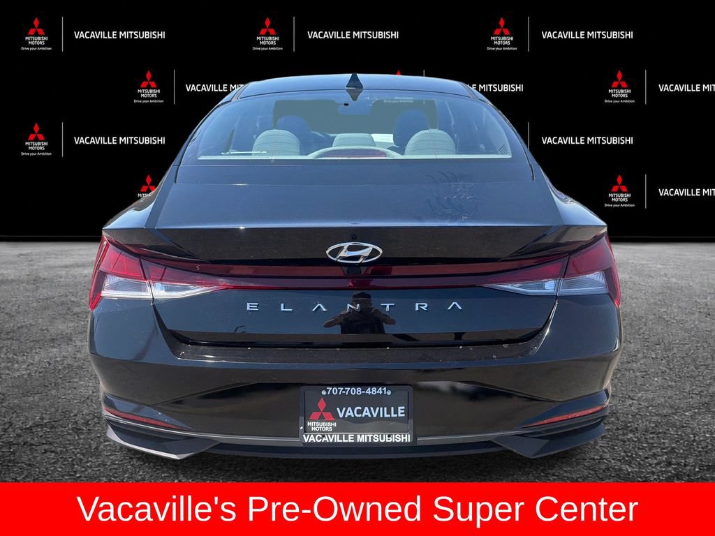 Used 2022 Hyundai Elantra SEL w/ Cargo Package FWD image 4