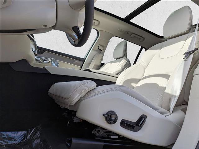 New 2026 Volvo XC90 B6 Ultra w/ Protection Package image 4