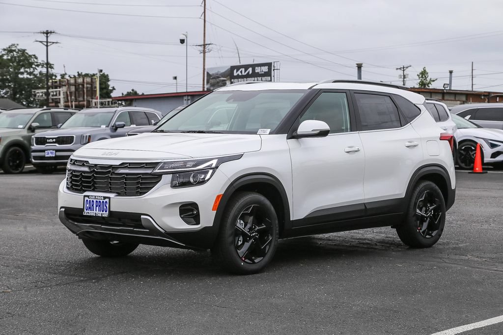 Certified 2026 Kia Seltos EX w/ EX Sunroof Package AWD/4WD image 3