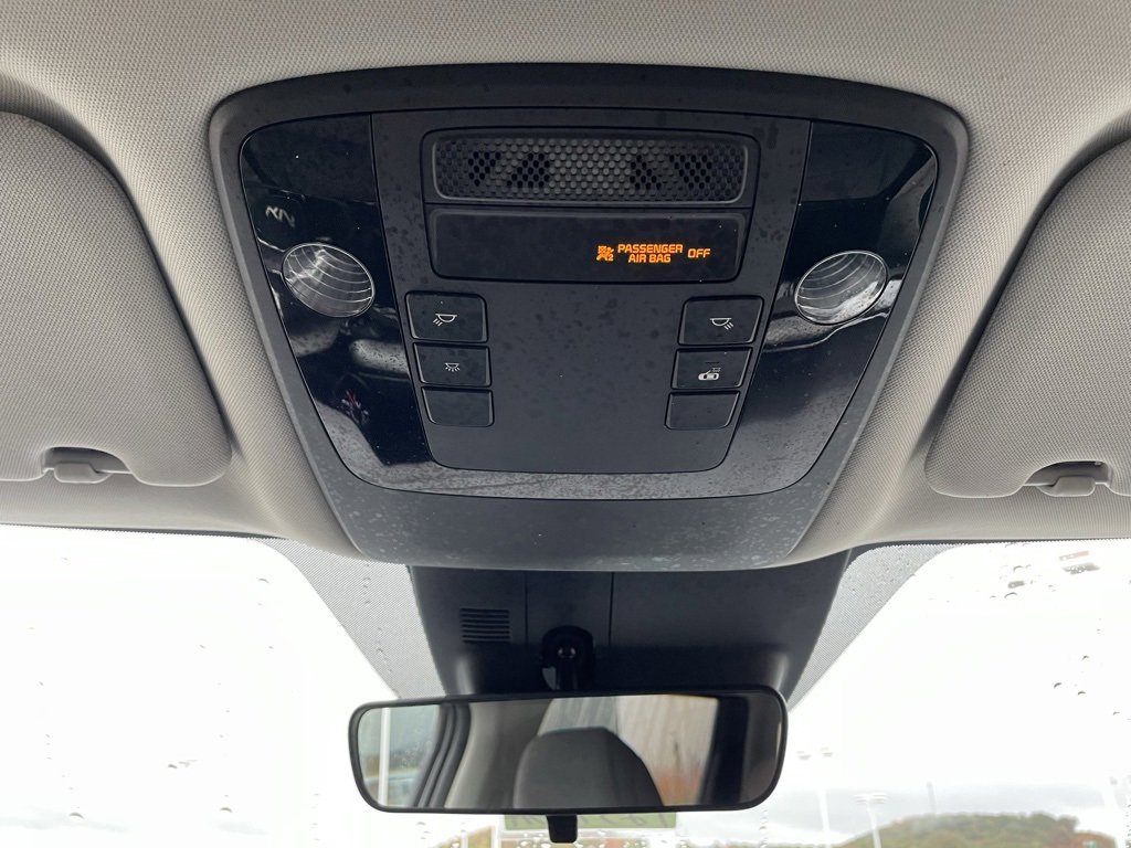 Used 2024 Kia Carnival LX image 19