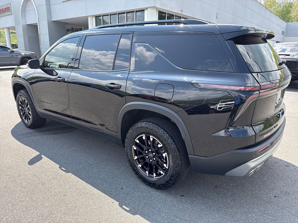 Used 2025 Chevrolet Traverse Z71 w/ LPO, Floor Liner Package AWD/4WD image 7