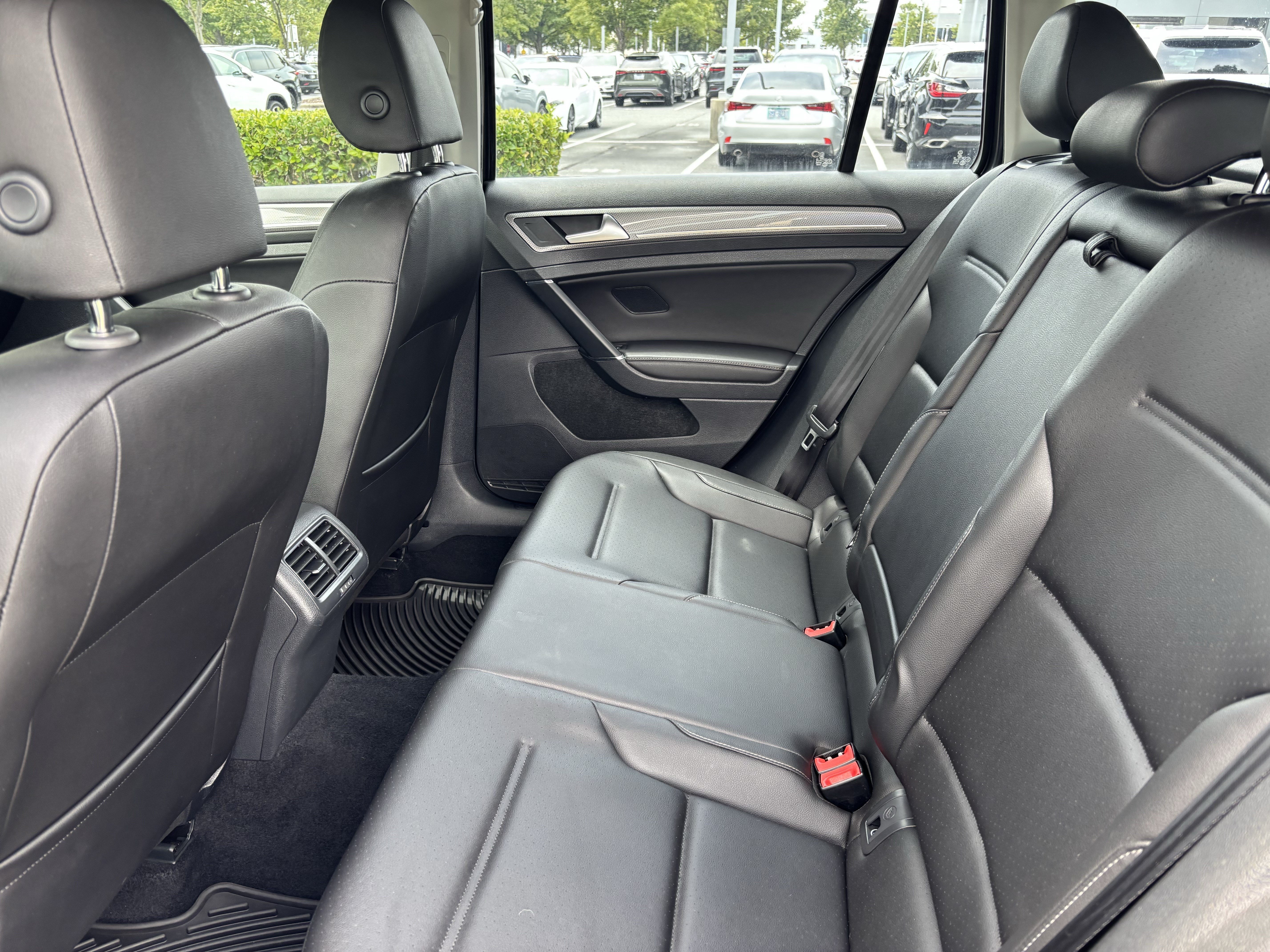Used 2017 Volkswagen Golf Alltrack S AWD/4WD image 32