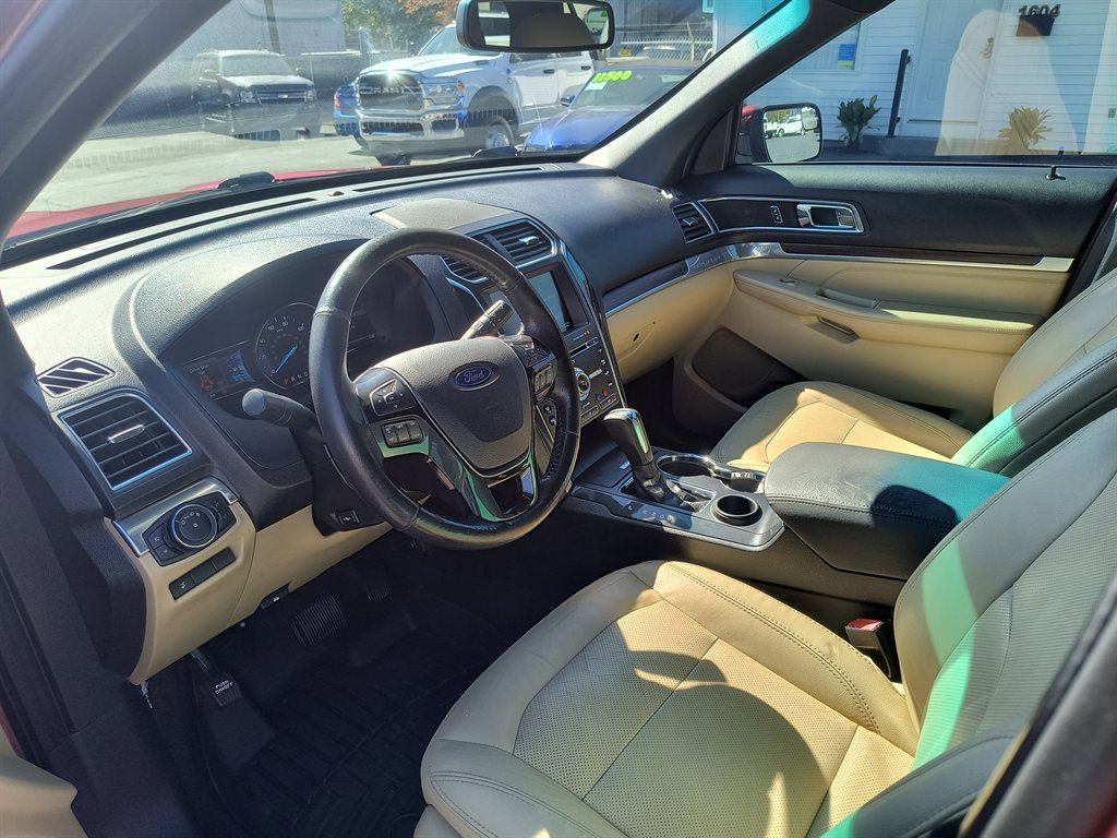 Used 2016 Ford Explorer Limited image 13