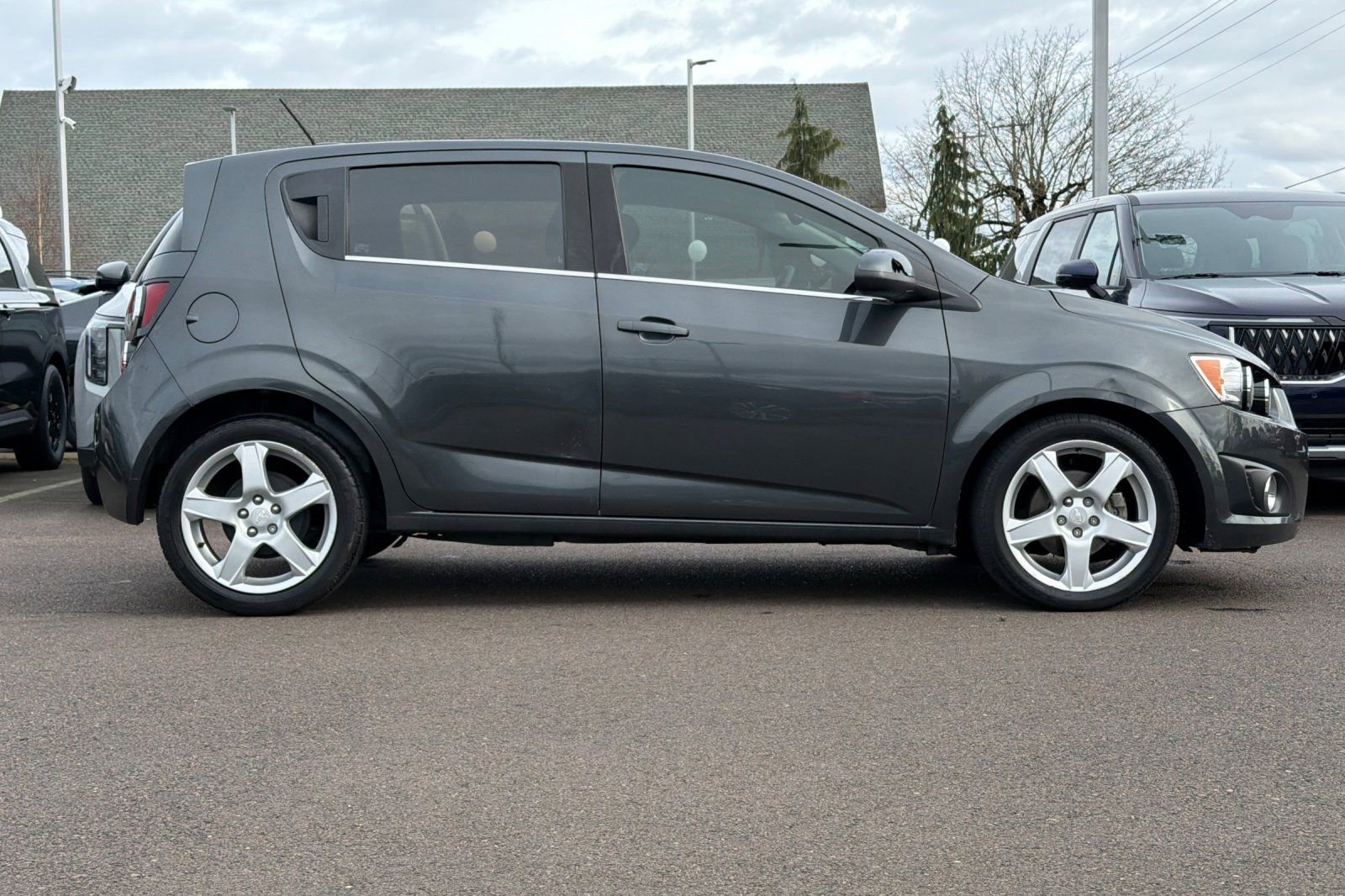 Used 2016 Chevrolet Sonic LT w/ Appearance Package image 3