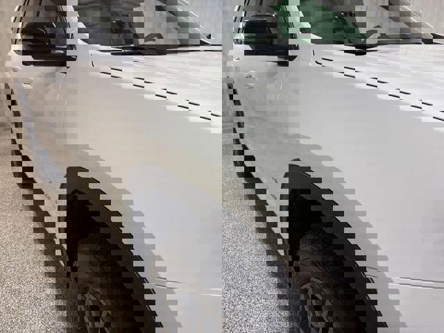 Used 2025 GMC Acadia Elevation image 9