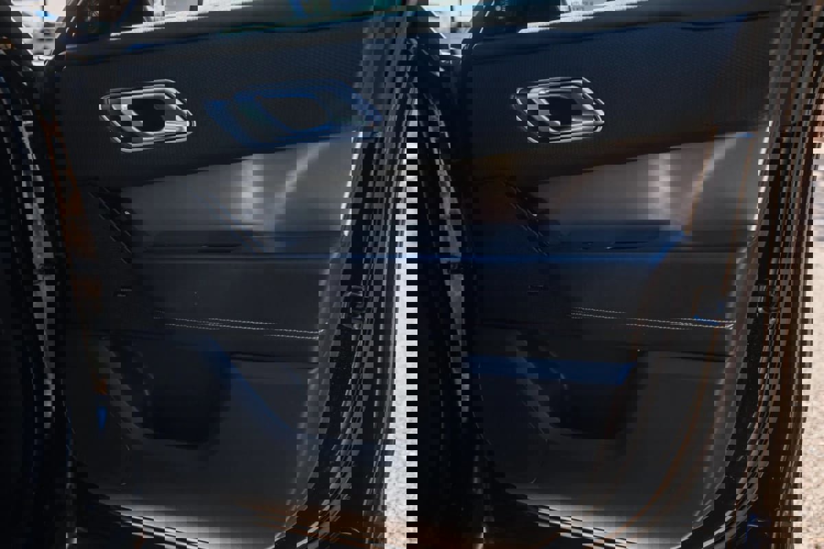 Used 2019 Land Rover Range Rover Velar S image 14