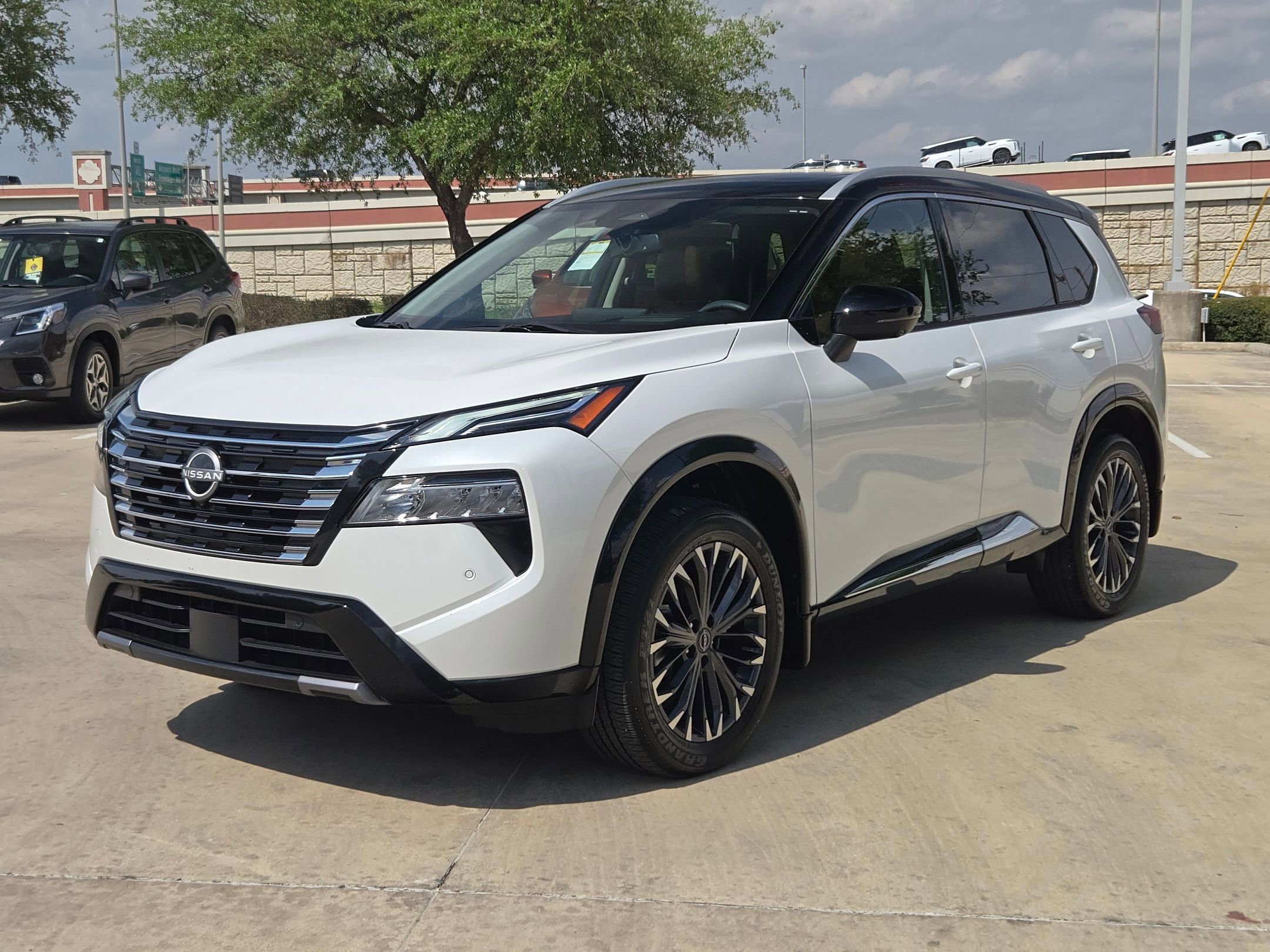 Certified 2024 Nissan Rogue Platinum w/ Platinum Premium Package image 8