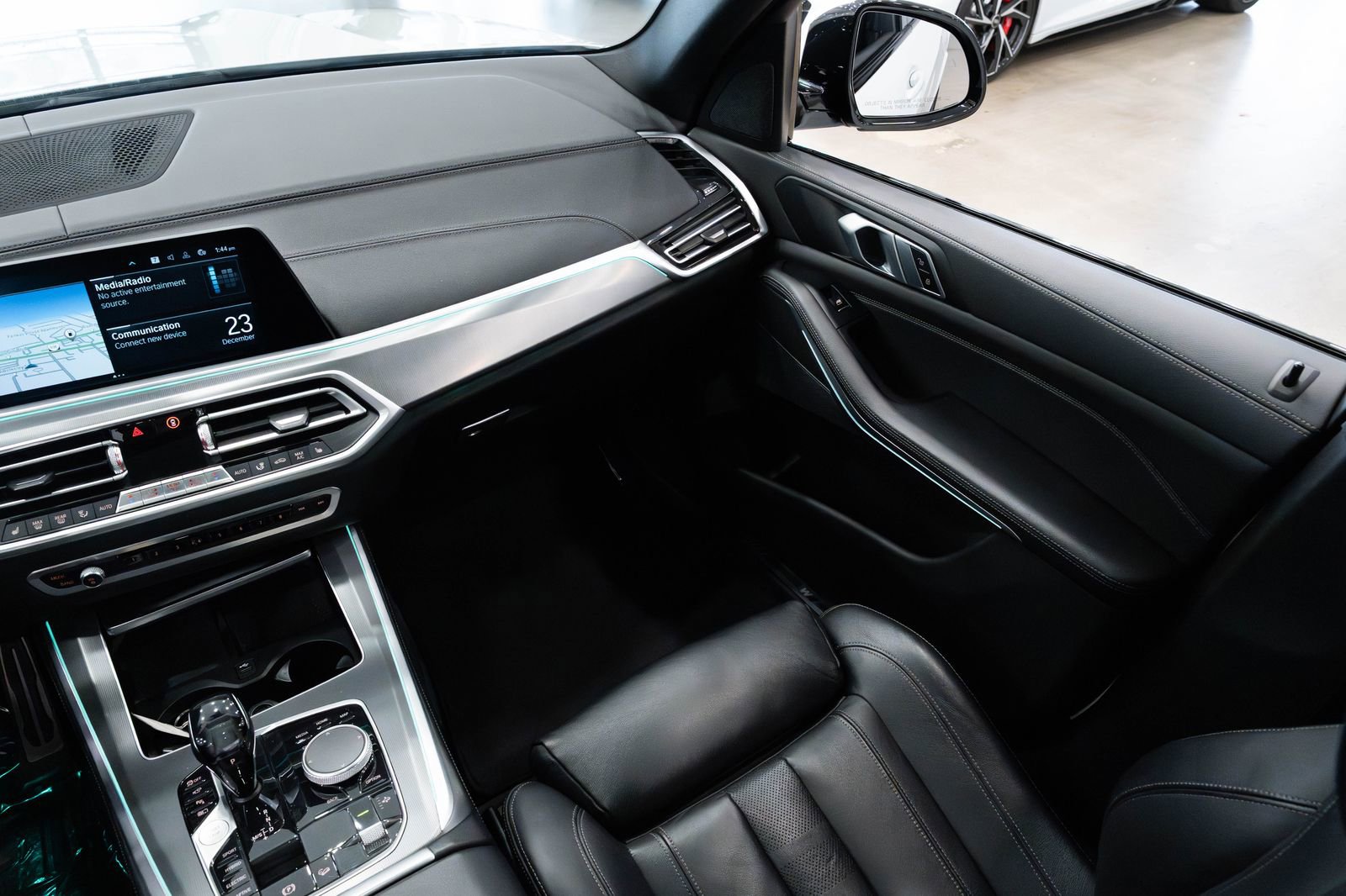 Used 2021 BMW X5 xDrive45e w/ M Sport Package image 11