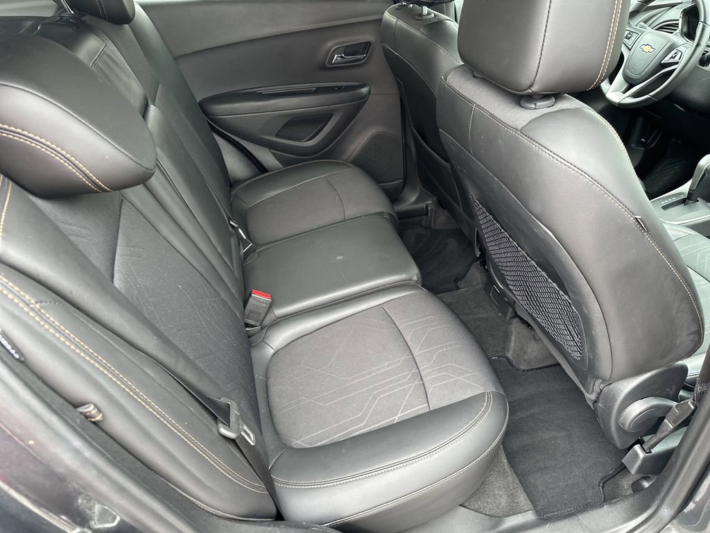 Used 2018 Chevrolet Trax LT w/ LT Convenience Package FWD image 33