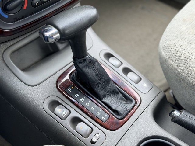 Used 2002 Saturn L-Series L200 image 12