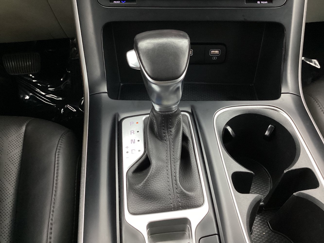 Used 2024 Kia Carnival LX FWD image 37