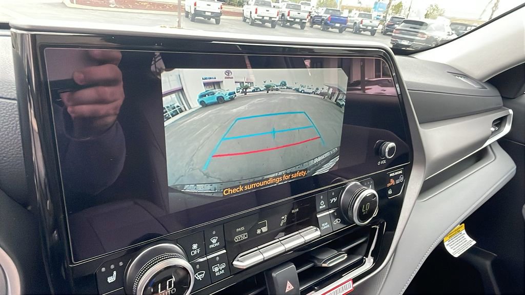 New 2026 Toyota Highlander XLE image 23