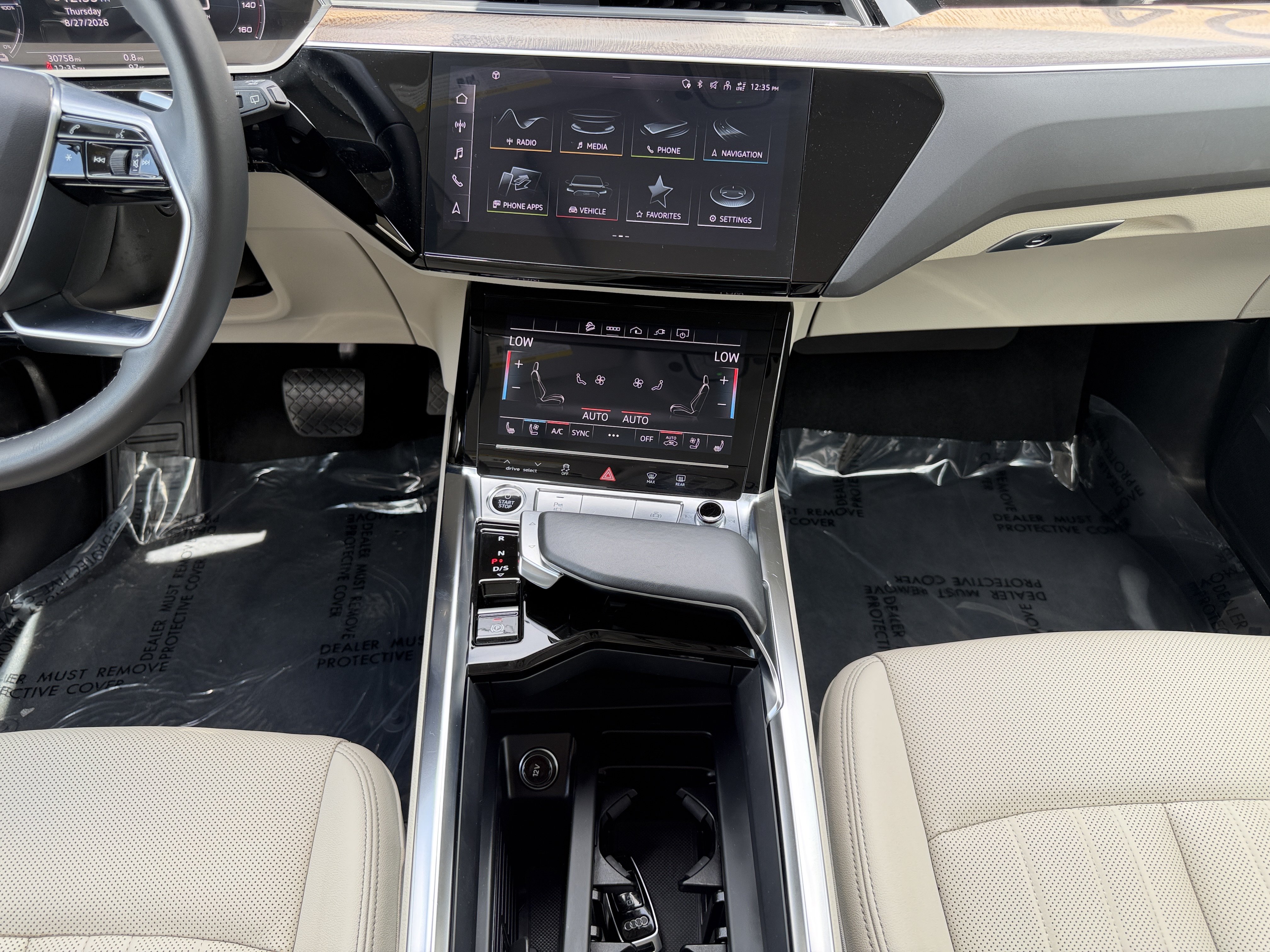 Certified 2024 Audi Q8 e-tron Premium Plus w/ Premium Plus Package AWD/4WD image 16