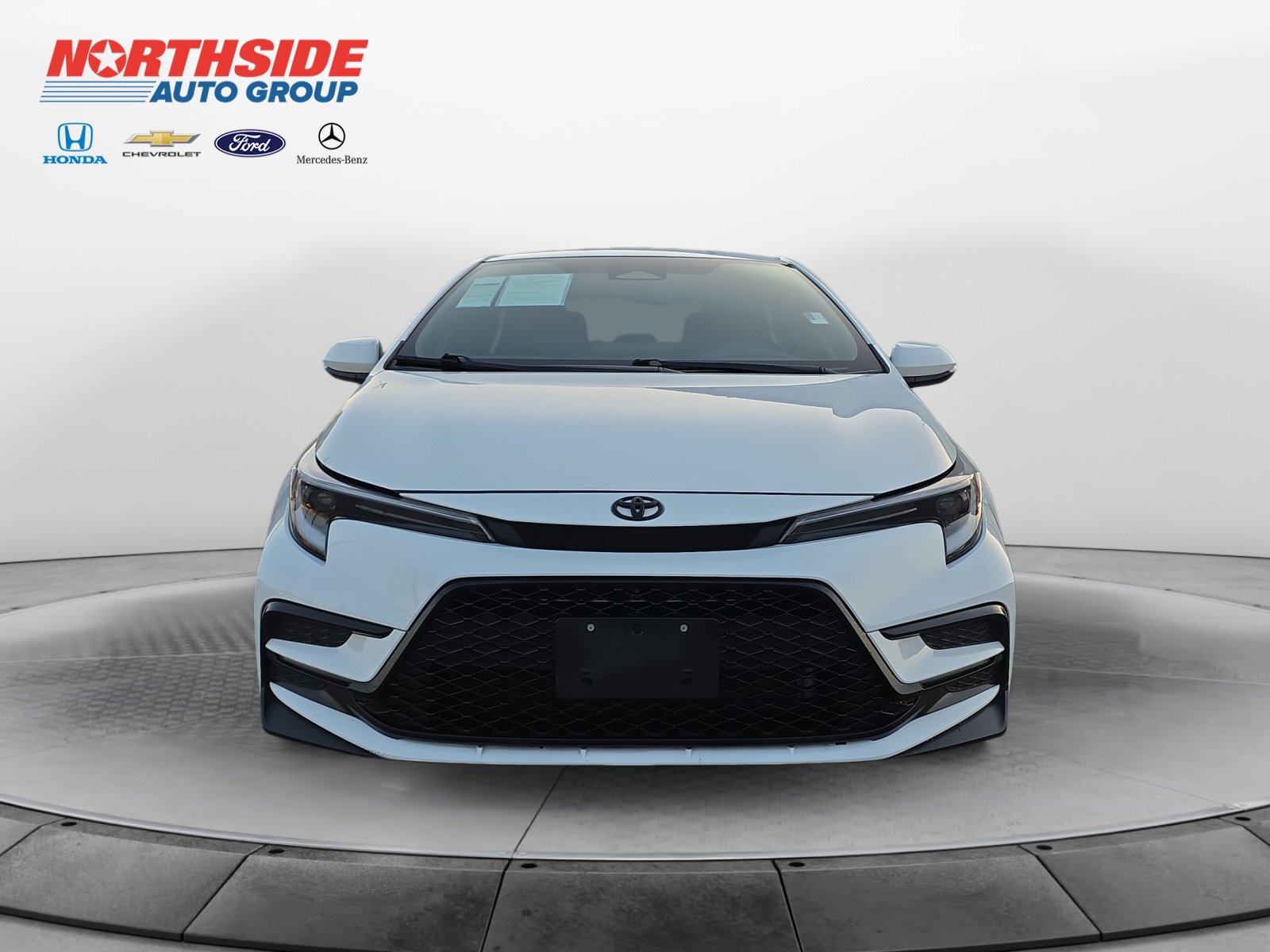 Used 2025 Toyota Corolla SE FWD image 2