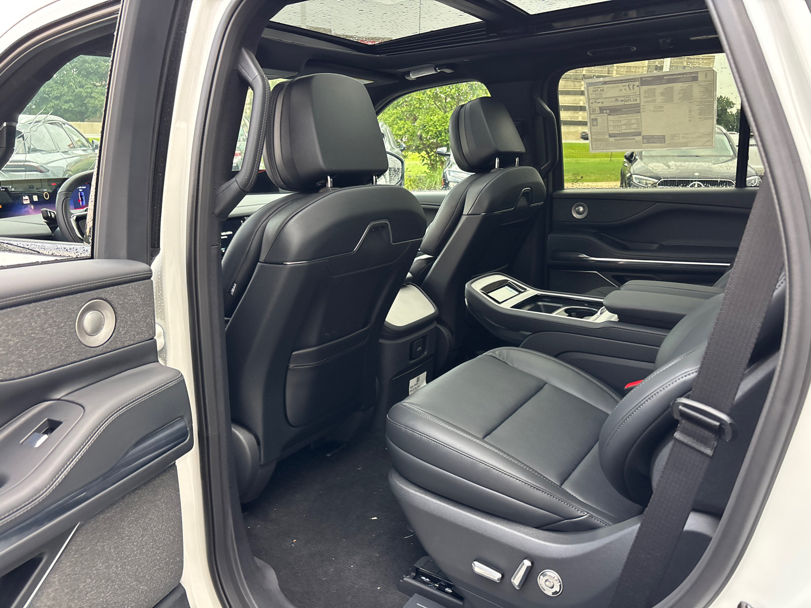 New 2027 Lincoln Navigator Reserve w/ Jet Appearance Package AWD/4WD image 27