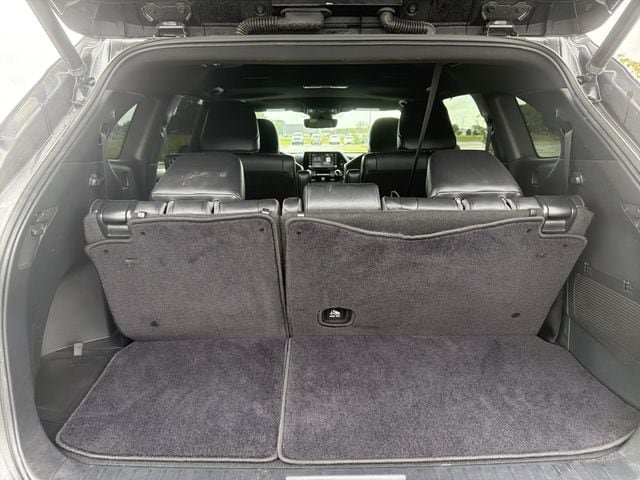 Used 2021 Toyota Highlander XSE FWD image 19