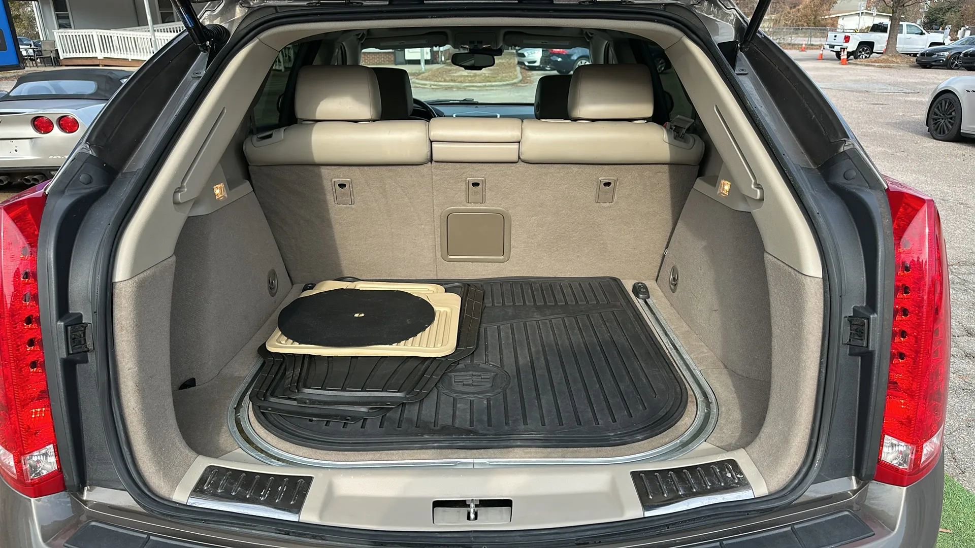 Used 2014 Cadillac SRX Performance w/ Driver Awareness Package image 10