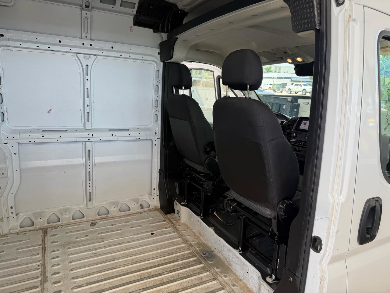 Used 2025 RAM ProMaster 2500 w/ Convenience Group FWD image 27