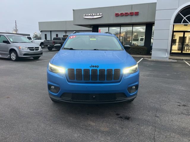 Used 2023 Jeep Cherokee Altitude Lux image 37