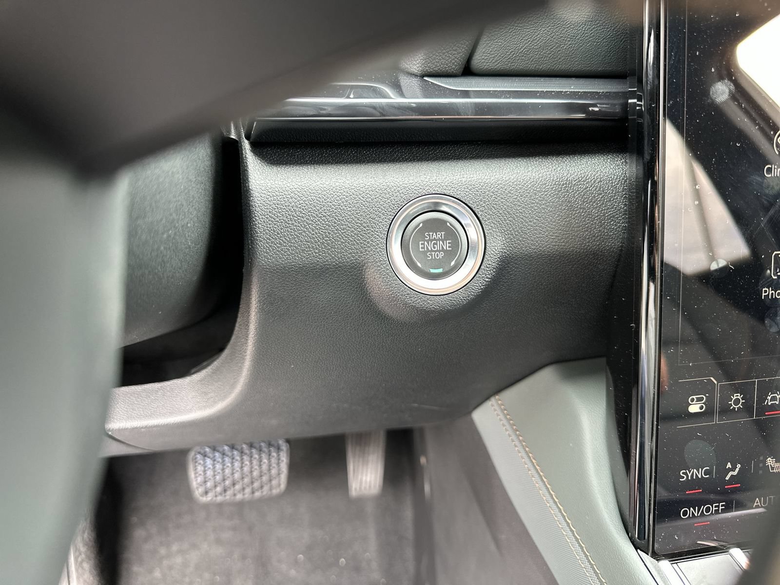 New 2026 GMC Terrain AT4 w/ Convenience Package III AWD/4WD image 17
