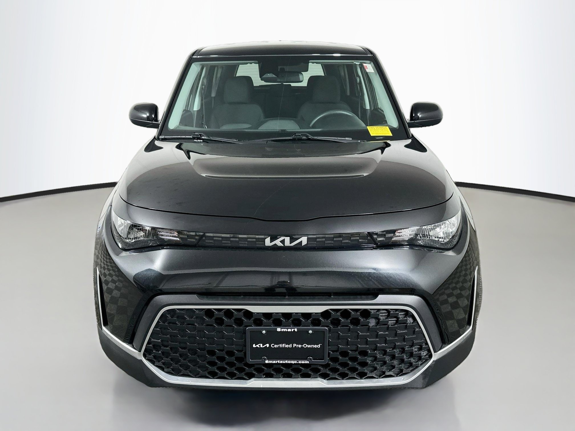 Certified 2025 Kia Soul LX w/ LX Technology Package FWD image 2