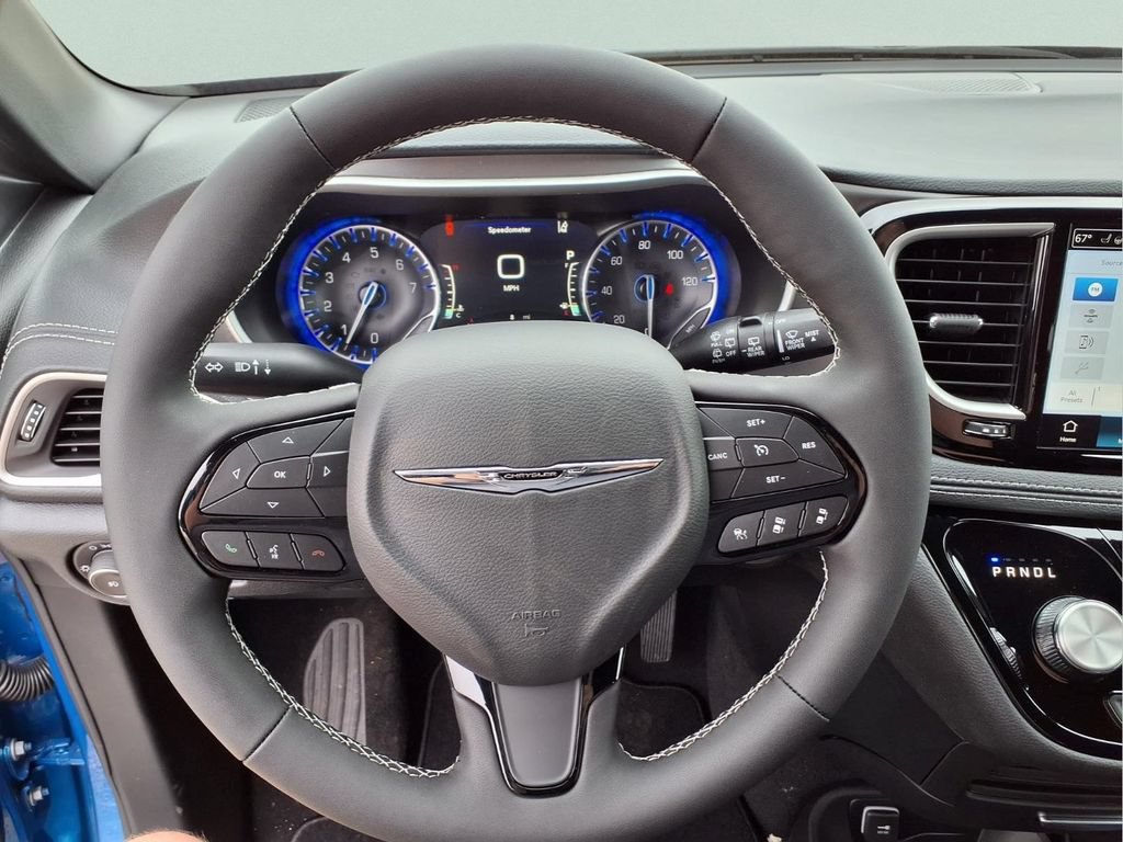 New 2026 Chrysler Pacifica Select w/ S Appearance Package FWD image 24