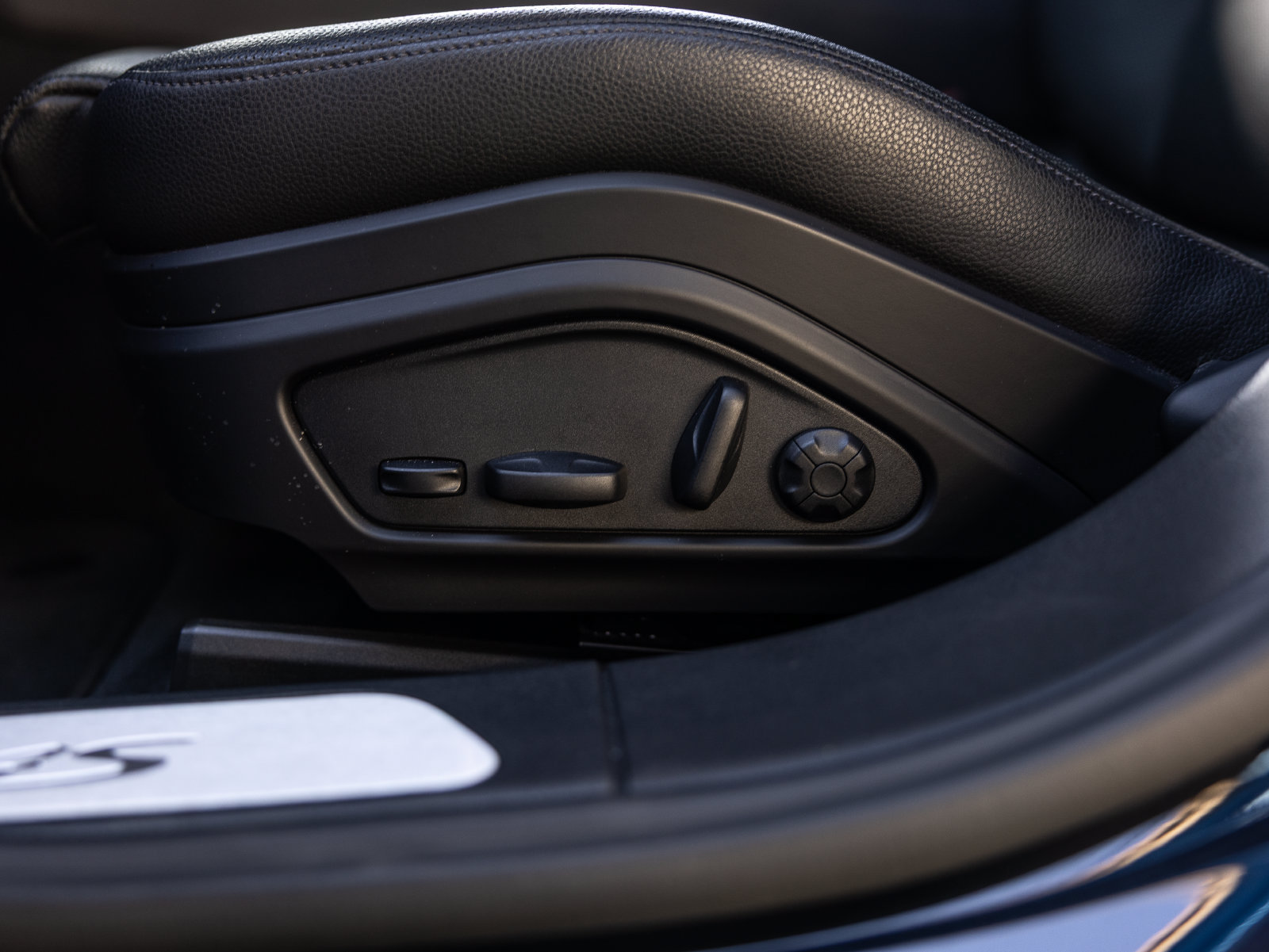 Certified 2022 Porsche Panamera 4S AWD/4WD image 40