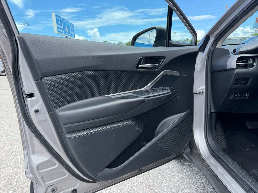 Used 2020 Toyota C-HR LE FWD image 6