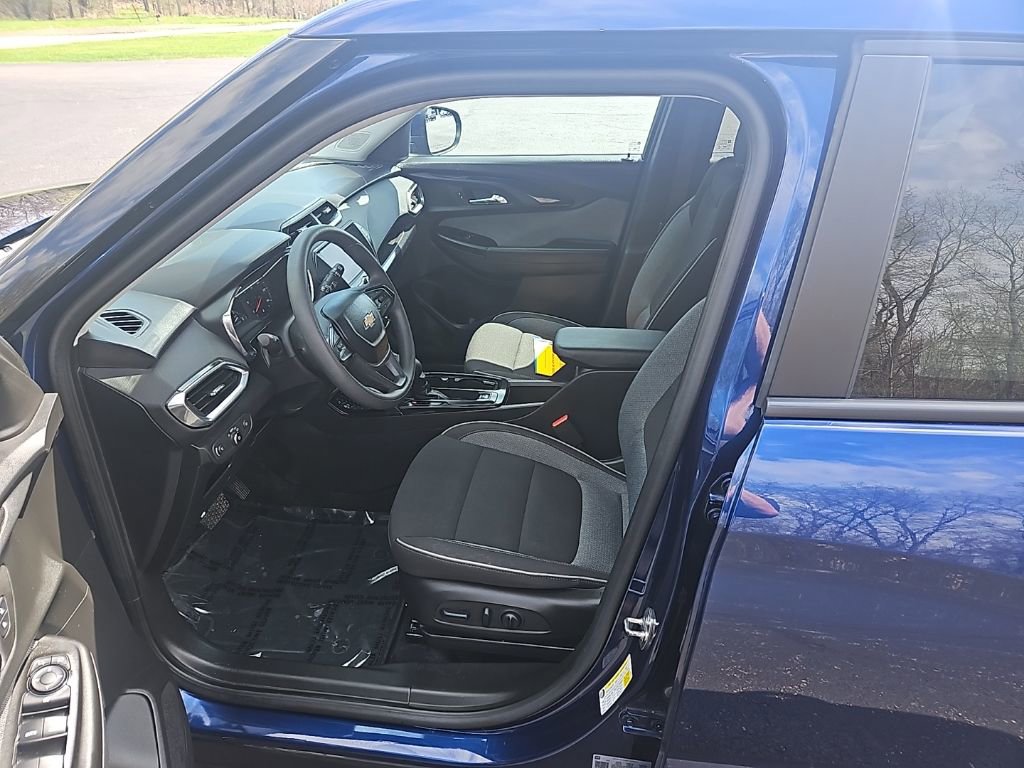 Used 2023 Chevrolet TrailBlazer LT FWD image 15