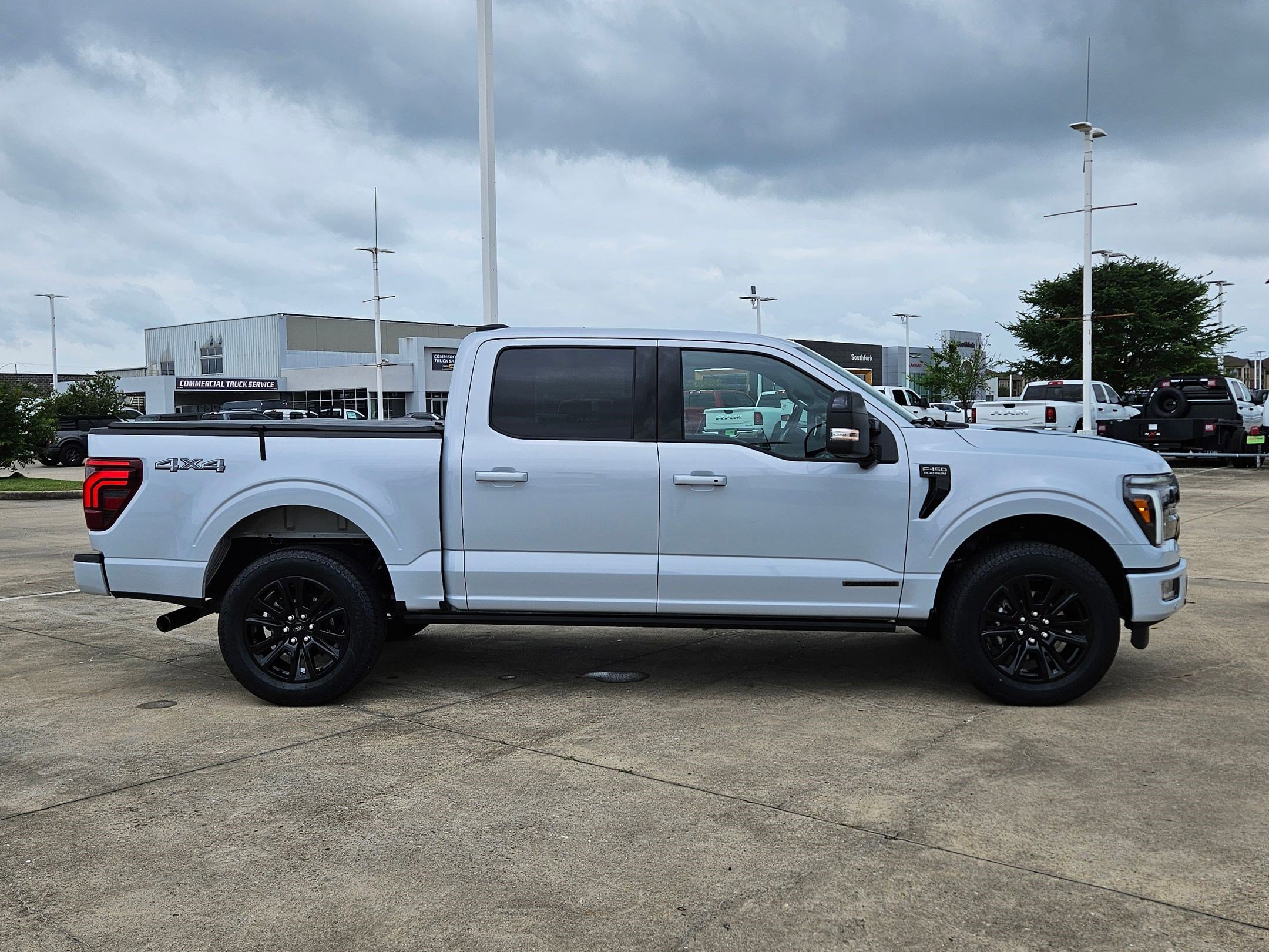 Used 2025 Ford F150 Platinum AWD/4WD image 2